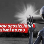 entagon'un UFO ve uzaylı açıklamalarını konu alan, sağda elini kaldırmış gri bir uzaylı figürü ve arkasında parlayan ışıklı uçan daire bulunan, solunda "Pentagon Sessizliğini Neden Şimdi Bozdu" yazılı haber kapak görseli.